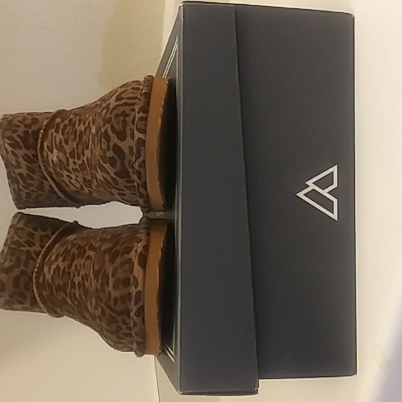 NWT Emme Boot - Picture 4 of 11